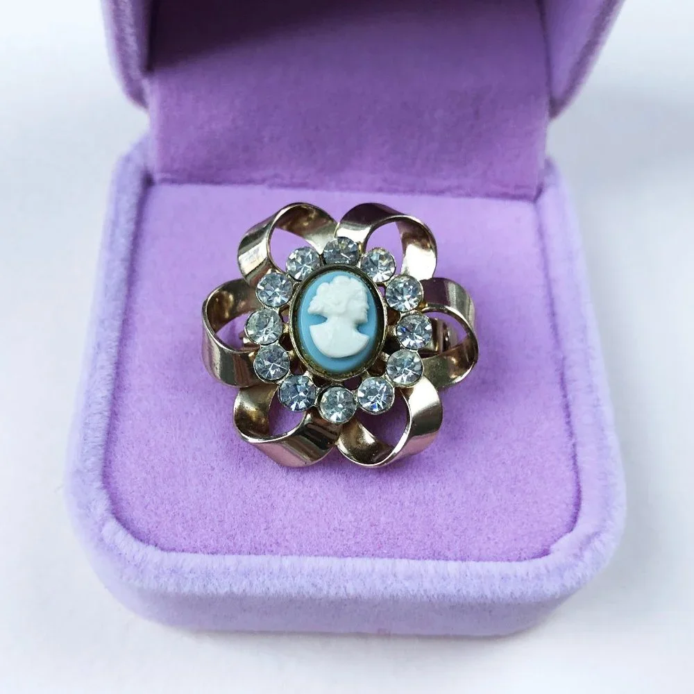 Lady cameo collar pin, cute little jacket pin, accent 60s vintage jewelry